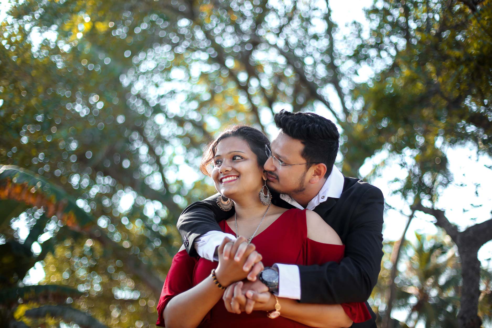 Pre Wedding 10 Simple Ways To Dress For Your Pre Wedding Shoot Photopoets 