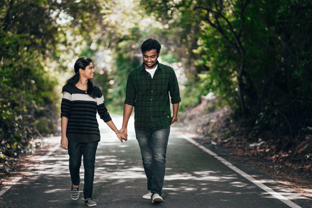A Casual walking pose for your pre-wedding photoshoot
